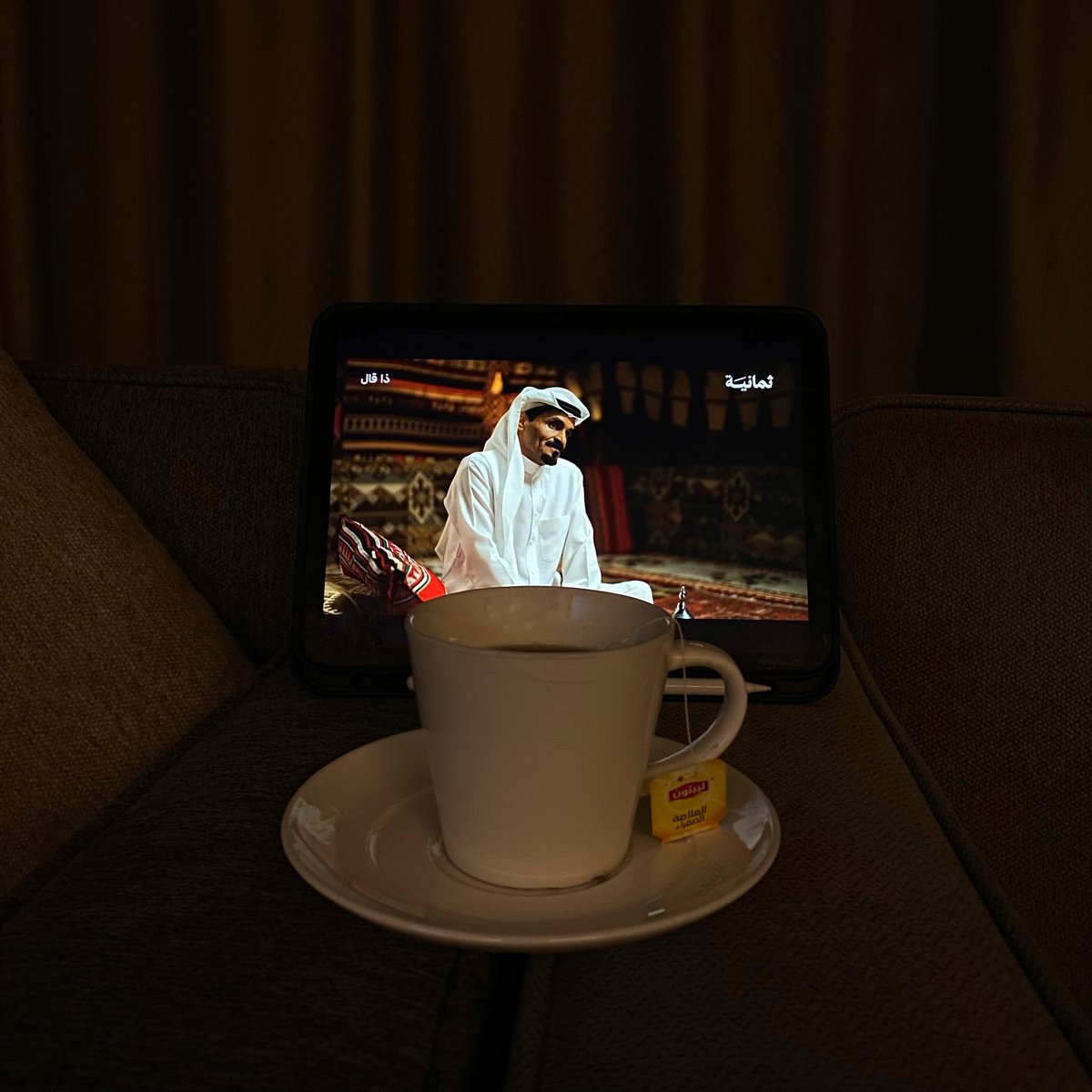 "الشعر ملجأ خاطري من مدلهمّات الهموم
 لاطال ليلي واستضاق الصدر يلقى به سعة."