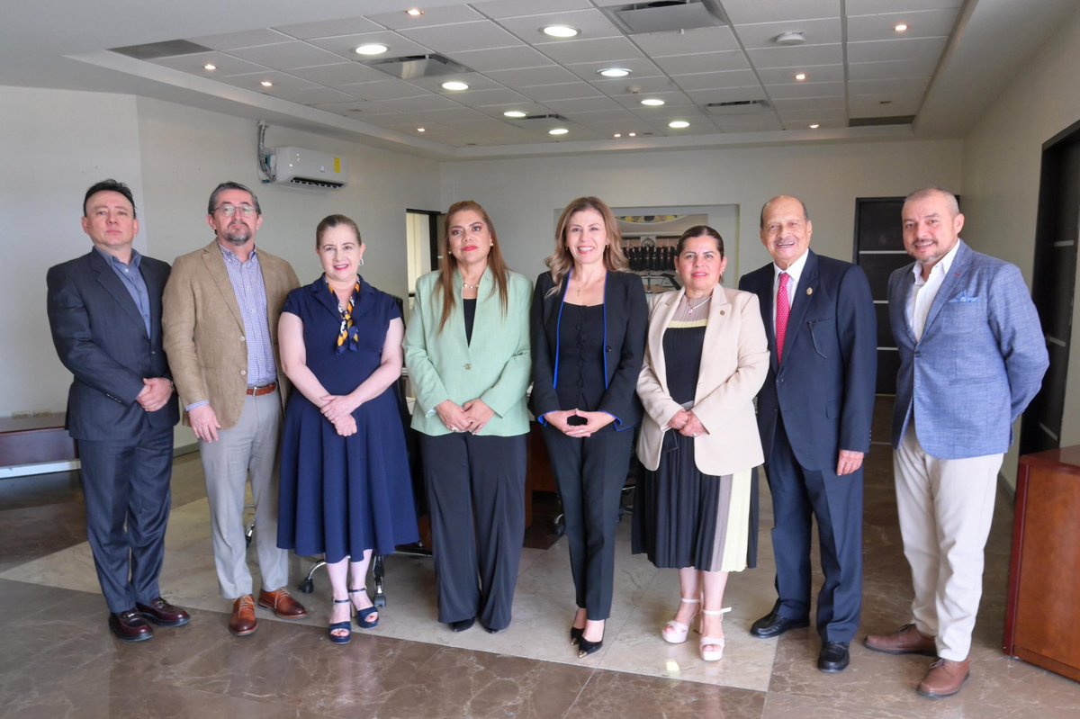 Hoy entregué a mis compañeras y compañeros magistrados del Pleno del Tribunal Superior de Justicia mi Tercer Informe de Resultados. Un ejercicio que refleja avances, modernización, disciplina financiera y la transformación que juntos estamos construyendo en el Poder Judicial de