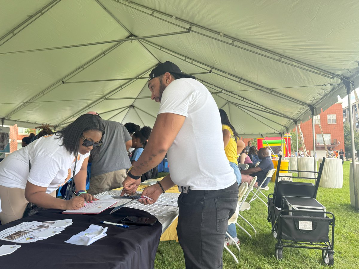 🎉 Ald. Lamont J. Robinson's Back to School Bash – August 23 🎒
#WINRecovery was proud to table at this incredible community event! As a nonprofit supporting formerly incarcerated individuals, being present at the Back to School Bash was deeply meaningful. 💙
#BackToSchoolBash