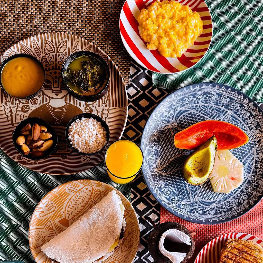 Almoço maravilhoso com alguns dos melhores pesquisadores franceses sobre a Amazônia no Iacitata, em Belém. Uma cozinha maravilhosa que utiliza produtos tradicionais da Amazônia de forma ecologicamente responsável! 😋