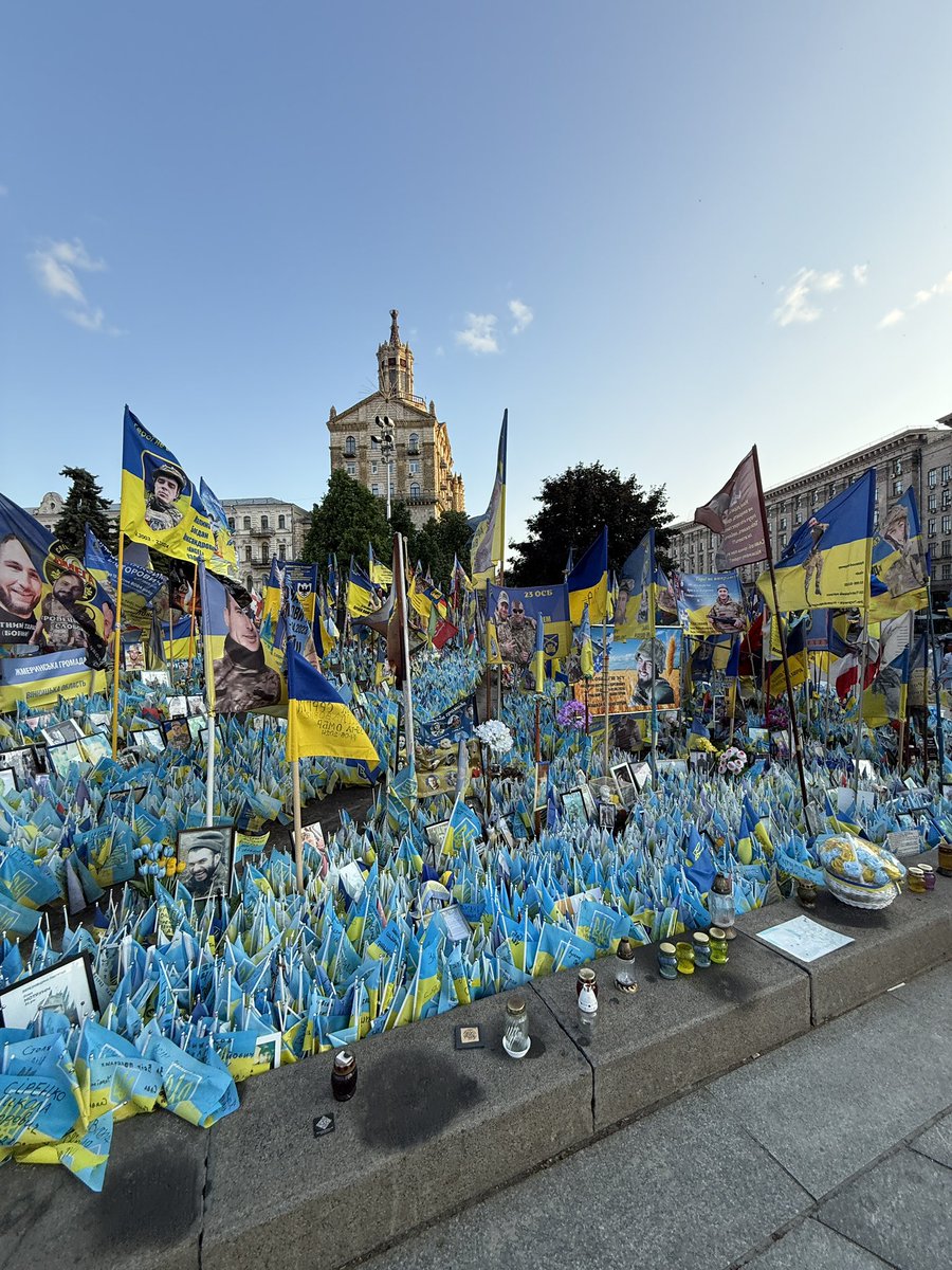 Regner med at det kommer litt oppgulp her men det får gå!

Planlegger tur nr 2 i år nå ila høsten til Kharkiv og gutta ved fronten.
Vi har bestemt oss for å donere livets bil til gutta ved fronten som feltambulanse.
Men vi ønsker også å fylle den med utstyr før vi drar.
Ønsker du