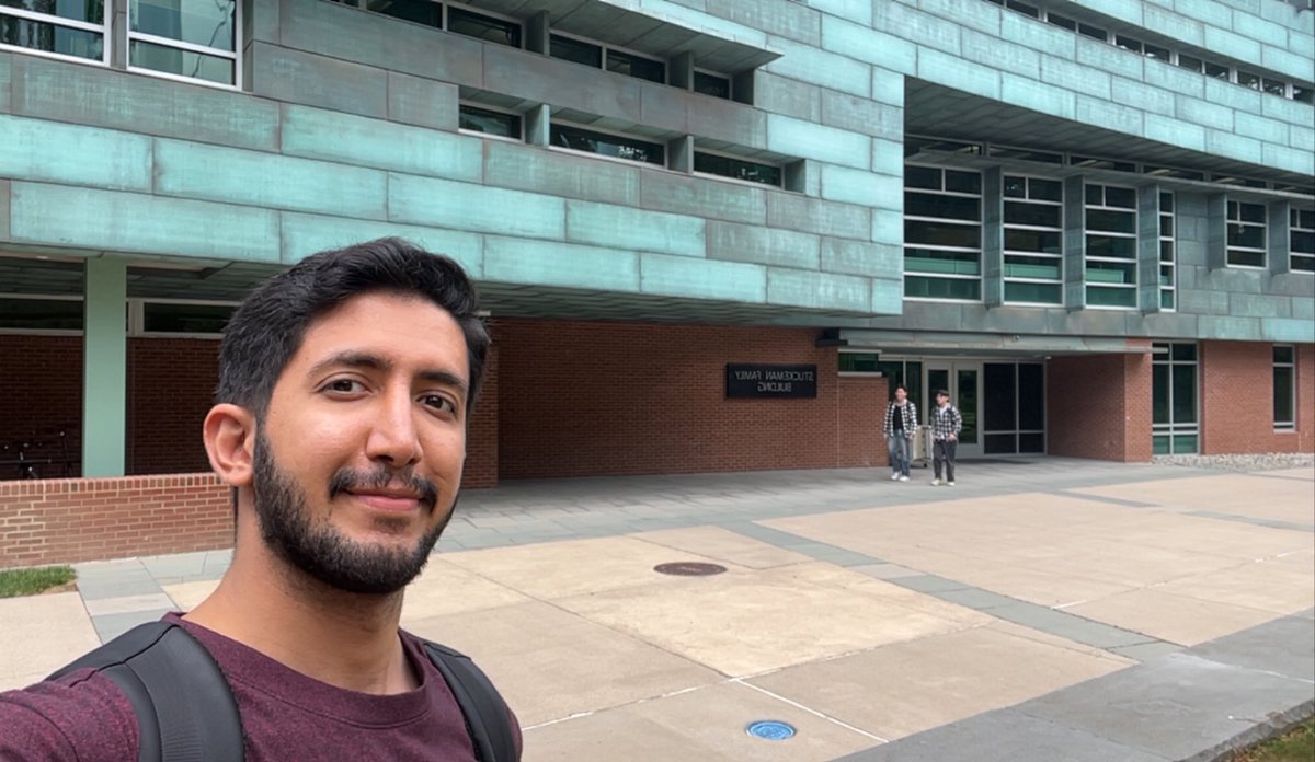 بحمد الله نبدأ المشوار ببرنامج الدكتوراة في العمارة بجامعة ولاية بنسلفانيا في الولايات المتحدة الأمريكية، أحد أفضل ١٠٠ جامعة في العالم.. 

 متأكد أن الرحلة ستكون مليئة بالتحديات الممتعة والكثير من التعلم، 

أسأل الله لي ولكم التوفيق ..