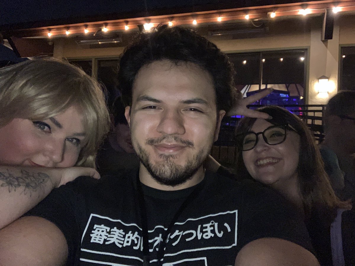 I finally got to meet my friends <a href="/GeekytheDork/">ΔestheticallyGeeky❗️</a> &amp; <a href="/jeeznomad/">je refuse ❗</a> in person over this past weekend! I’m so glad I got to see y’all again. I hope we can get together for another con soon!!💜