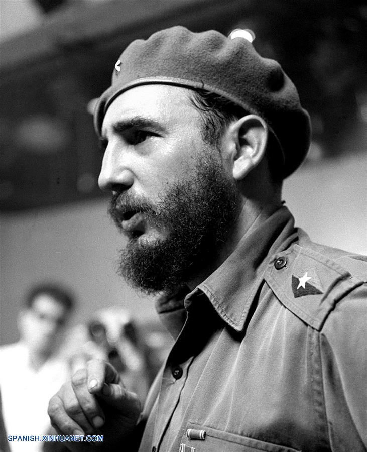 #Fidel: “No existe culto a ninguna personalidad revolucionaria viva, como estatuas, fotos oficiales, nombres de calles o instituciones. Los que dirigen son hombres y no dioses”

#CienAñosConFidel ⭐🇨🇺
#CubaEstáFirme