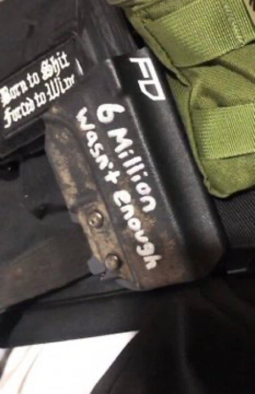 🚨🚨🚨Attentat à Minneapolis : un homme armé, Robin Westman, transgenre âgé de 23 ans, ancien élève de l’école catholique de l’Annonciation, a ouvert le feu dans une église.

Bilan : 2 morts et 17 blessés, dont 14 enfants.

Il a écrit : "Mashallah" (expression coranique