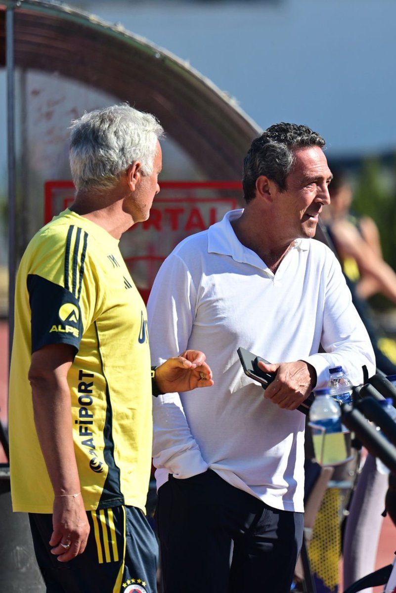 YEMİN OLSUN FENERBAHÇE'Yİ SİZİN İŞGALİNİZDEN KURTARACAĞIZ!