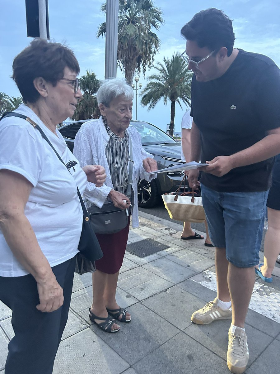 <a href="/cestrosi/">Christian Estrosi</a> <a href="/anthony_borre/">Anthony Borré</a> <a href="/PPLeonelli/">Pierre-Paul Léonelli</a> <a href="/GaelNofri/">Gaël Nofri</a> Échanges riches et accueil très chaleureux devant le Centre universitaire méditerranéen après votre réunion, avec la distribution de la lettre aux Niçois d’<a href="/eciotti/">Eric Ciotti</a>. 😉

Le meilleur est à venir avec Eric Ciotti !