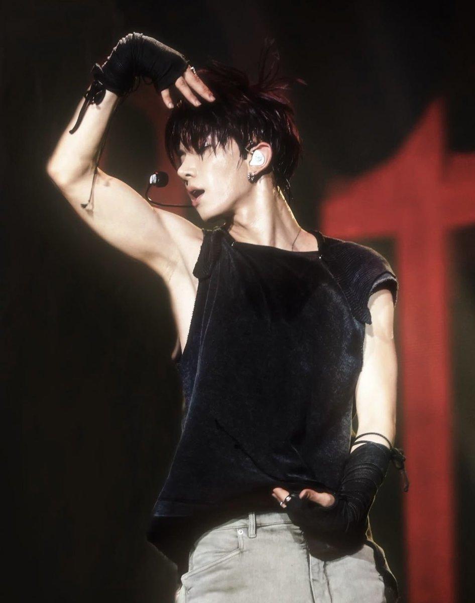 gril1hee's tweet image. The wildest shots of Heeseung