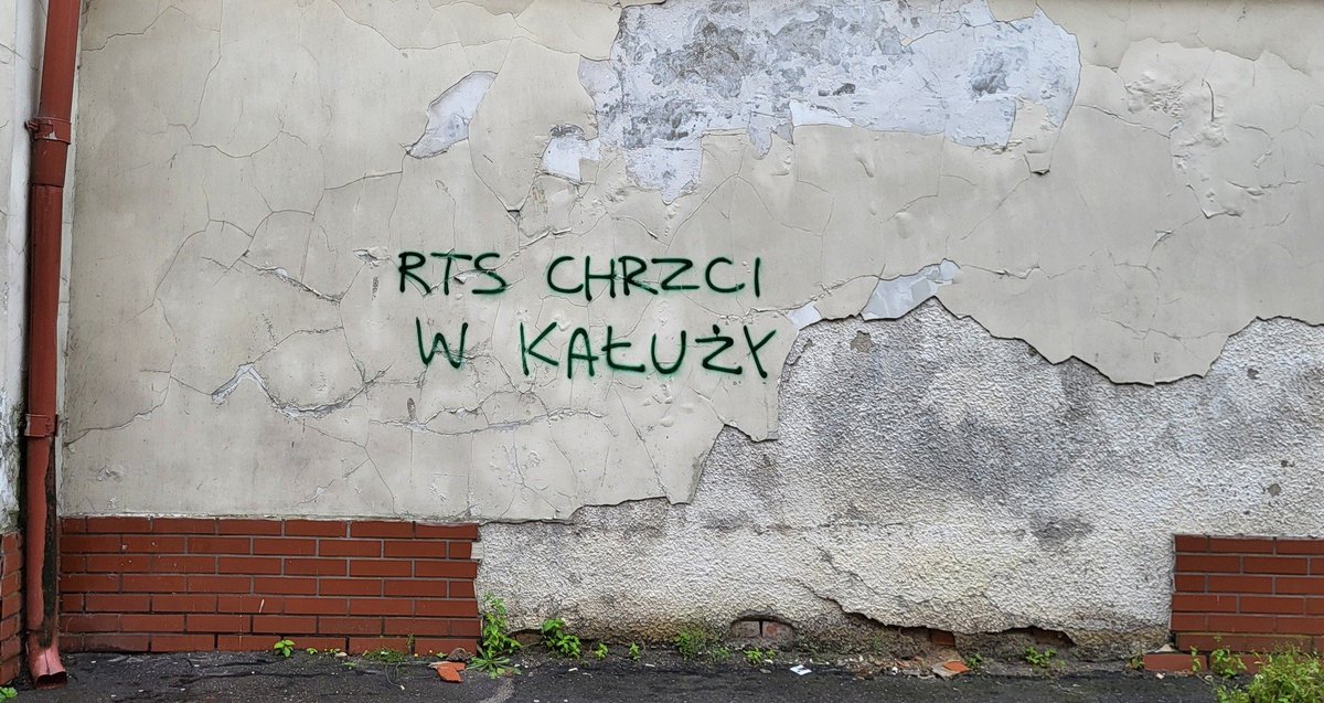 supporter1908's tweet image. Wojna na śmieszne szpileczki z łódzkich murów dotarła nawet do Słupska XDD