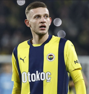Transfer_X1's tweet photo. Szymanski resmen sıçtı acilen takımdan gitsin bu takımda yeri yok #Fenerbahce #Szymanski #Mourinho #BENvFB https://t.co/H3ehCe2JCA