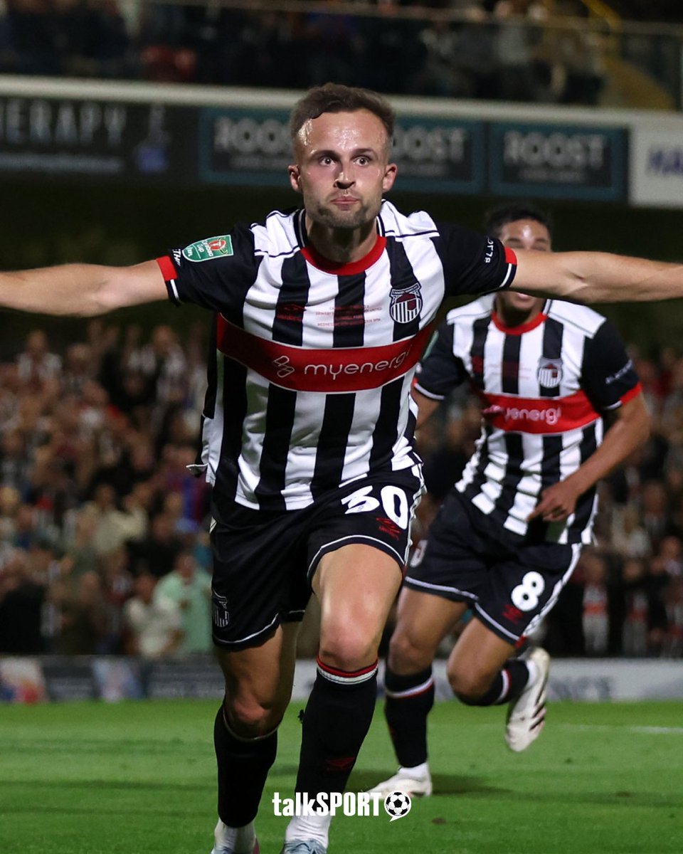 GRIMSBY HAVE KNOCKED MAN UNITED OUT OF THE LEAGUE CUP. 🤯

After taking a 2-0 lead earlier in the game, they were forced to penalties in the dying moments but take a rightfully deserved spot into the next round after beating the six-time winners. 👏

A penny for the thoughts of