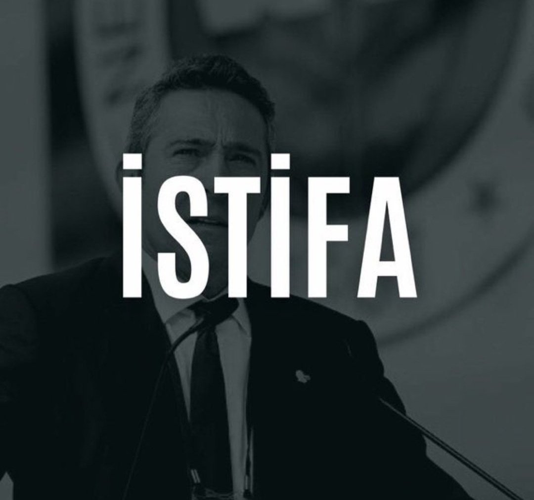 Şampiyonlar Ligi'nden elendik ve ligde Galatasaray yaptığı transferlerle bizim önümüzde. Şampiyonluk şansımız çok az. Hangi yüzle seçime gidip oy isteyeceksin utanmaz Ali Koç? #BENvFB #fenerbahce #alikoc #Mourinho
