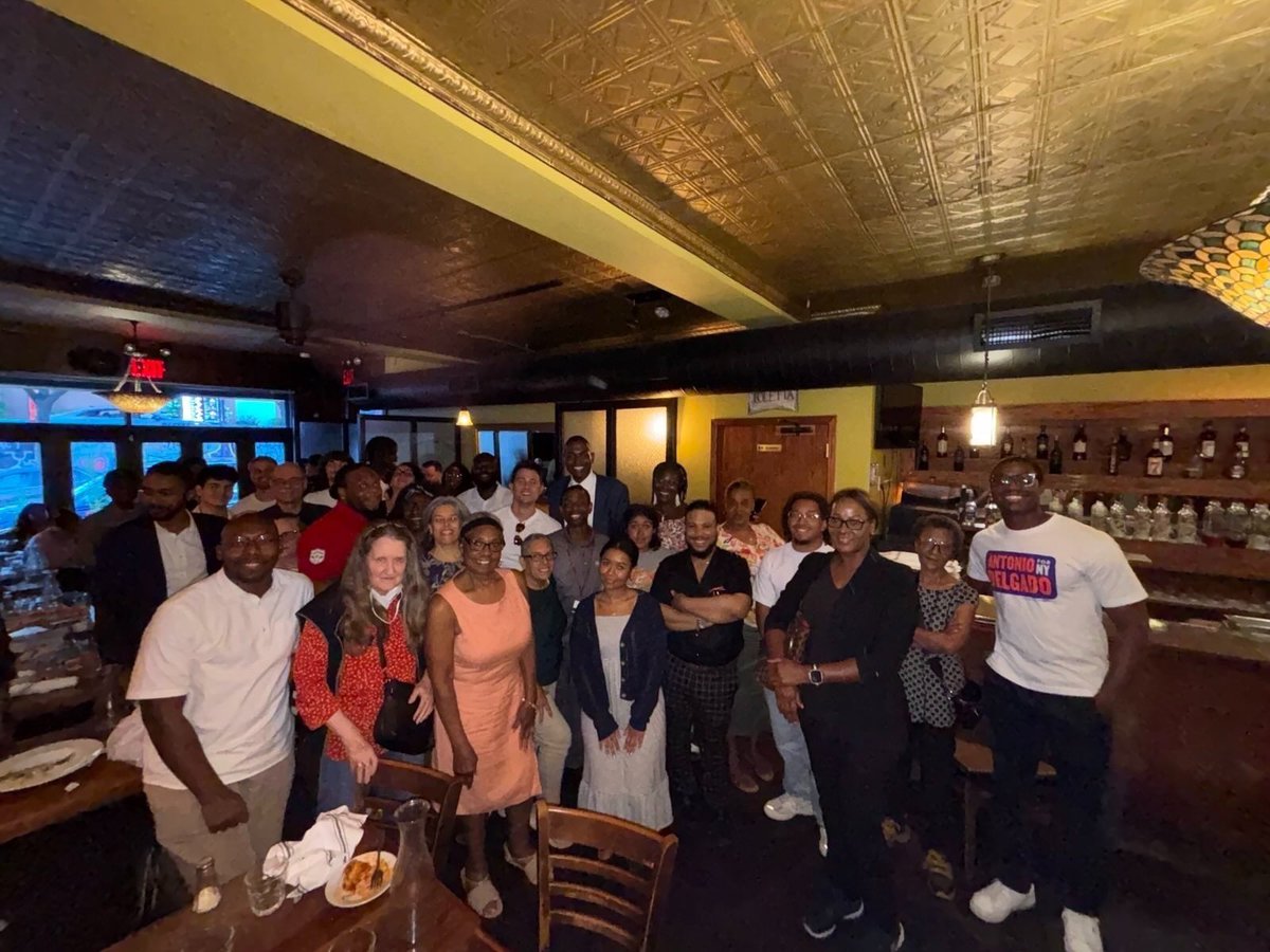 Antonio Delgado (@delgadoforny) on Twitter photo Great meet and greet last night hosted by the <a href="/BronxYoungDems/">Bronx Young Democrats</a>!  Loved the energy in the room and the understanding that New Yorker’s deserve better. Great meet and greet last night hosted by the <a href="/BronxYoungDems/">Bronx Young Democrats</a>!  Loved the energy in the room and the understanding that New Yorker’s deserve better.