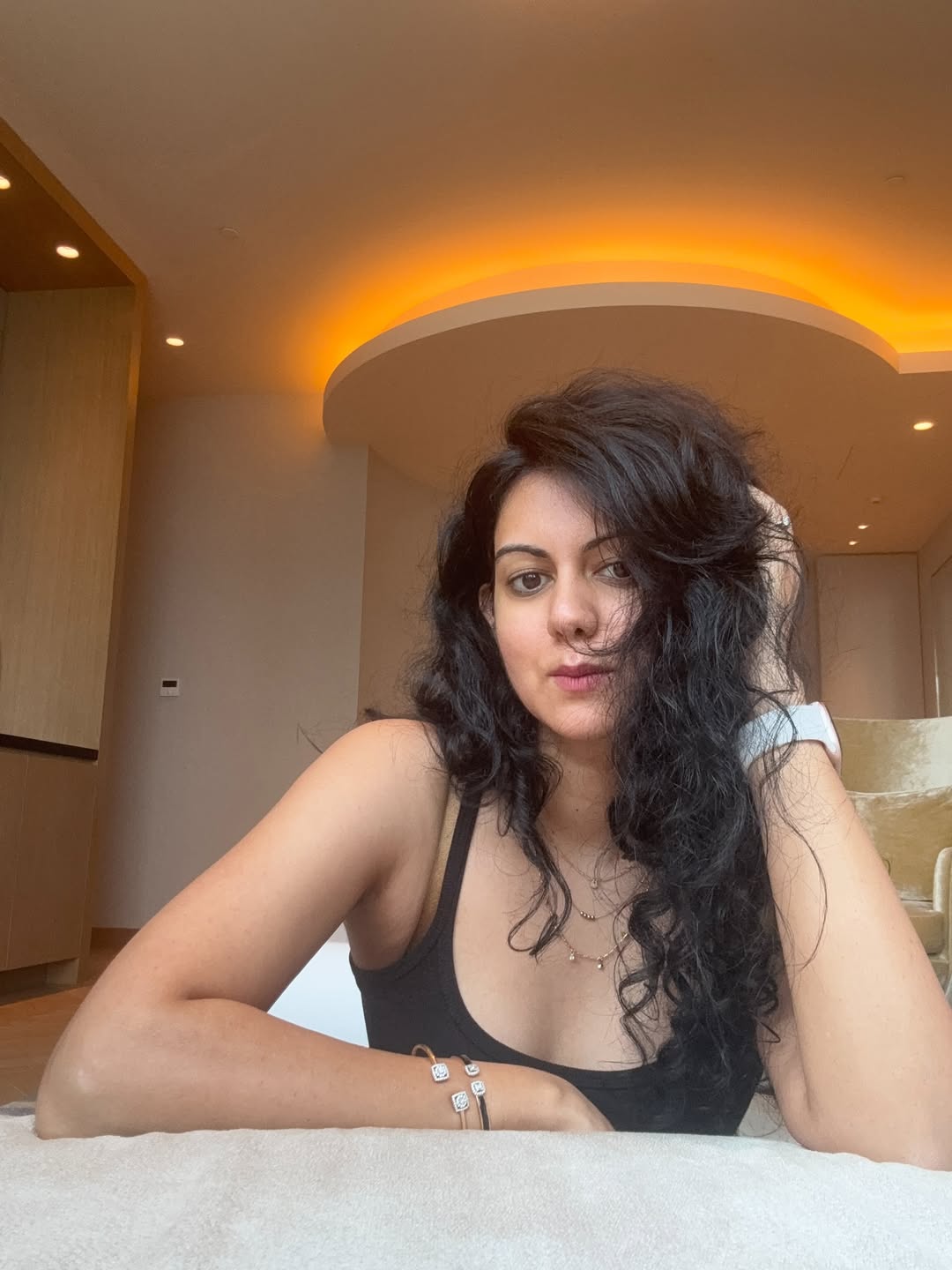 Kamna Jethmalani’s leaked live show photos