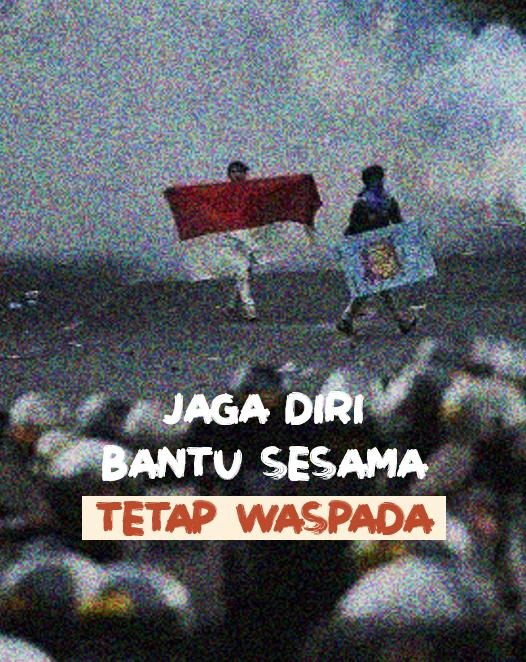Buat kawan-kawan, semua warga yang turun aksi hari ini, semoga semua dalam lindungan Tuhan.

Utamakan keselamatan diri, jaga solidaritas sesama warga dan bantu satu sama lain jika bisa.

Tetap waspada. Ingat Polisi bukan teman kalian.