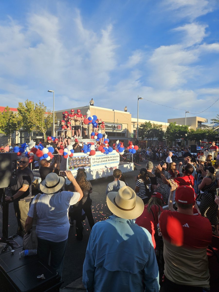 DTLVTOUR's tweet image. Congratulations to  Summerlin South Little League Baseball United State Champs!  Nice parade in Downtown Summerlin Tonight