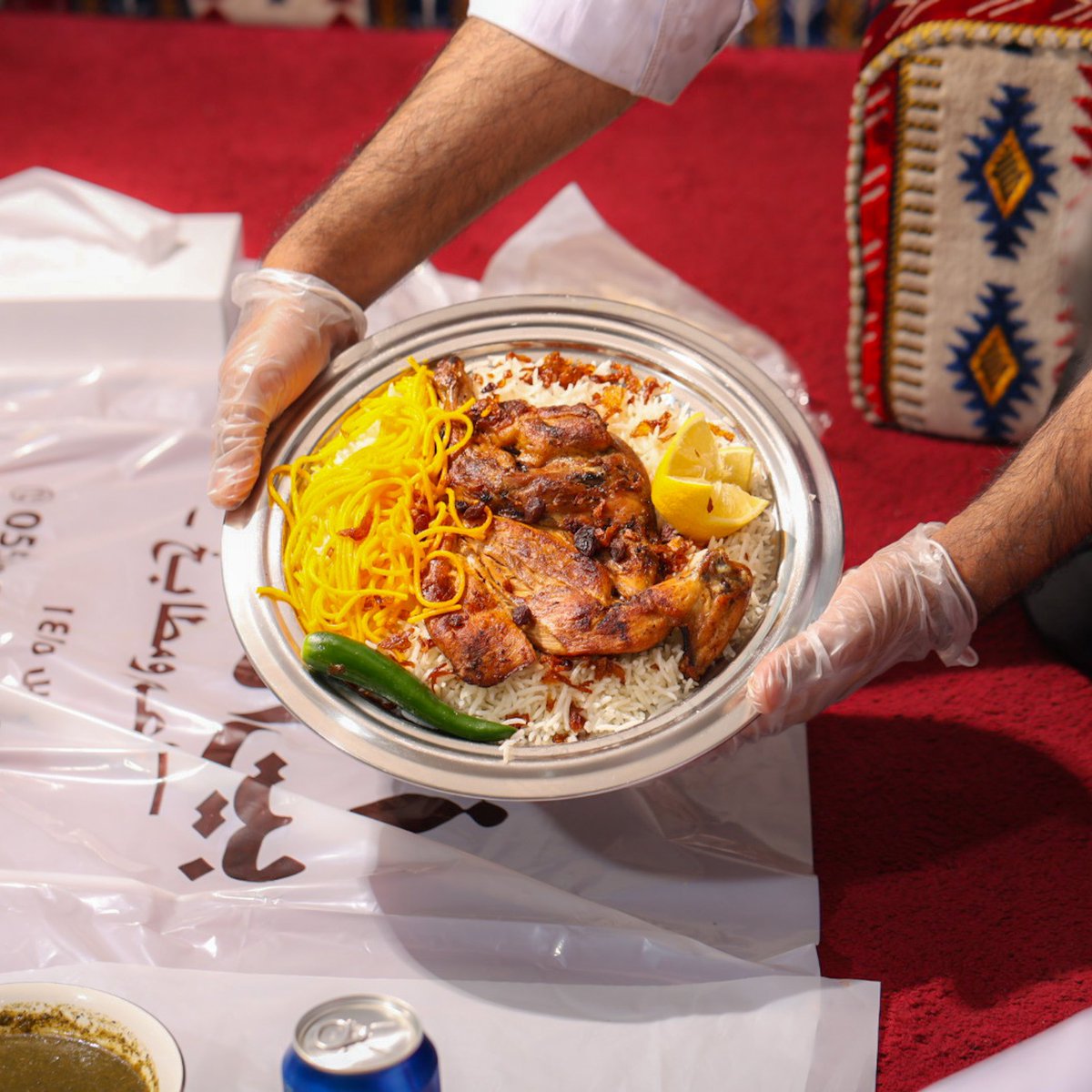 الدجاج في بيت الحنيذ 
" حكايه  "
والتنوع في الأصناف 👌🏻👌🏻😋
حياكم في فروعنا بالرياض