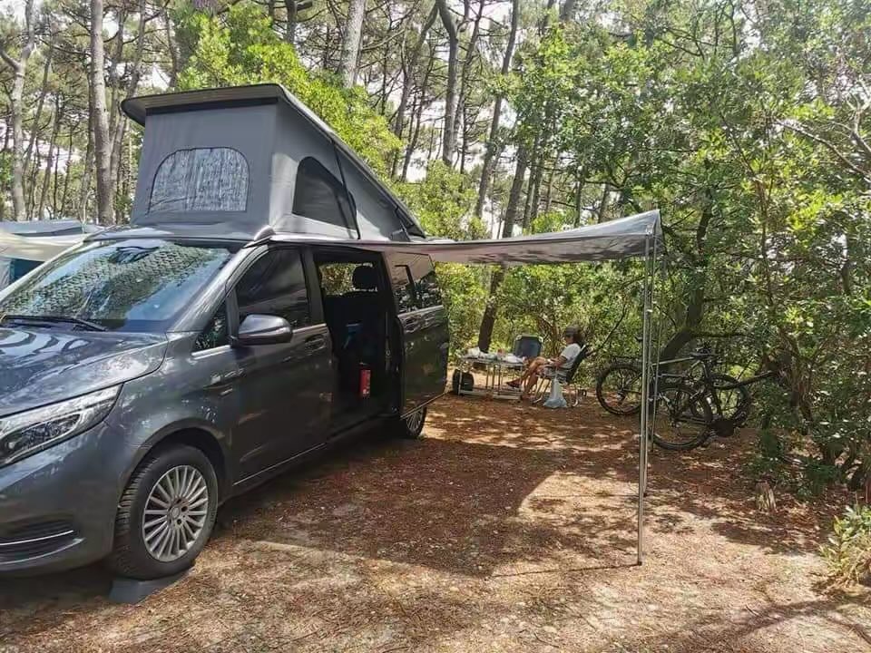 irontriath's tweet photo. Mercedes Benz Clase V 250d 4 Matic Avantgarde , camperizado y homologado.6 Asientos cuero con calefacción y climatizador.Bola de remolque desmontable.Tracción 4x4,neumáticos All Season.Todas las puertas eléctricas. Cambio automático G7-Tronic.Mas info al número +34 643 12 05 12 https://t.co/jct1QRCKLB