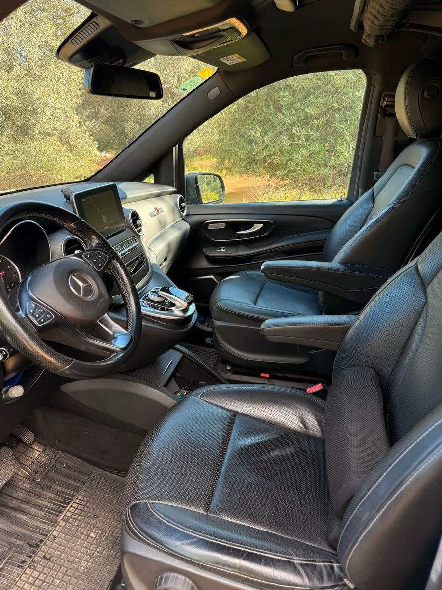 Mercedes Benz Clase V 250d 4 Matic Avantgarde , camperizado y homologado.6 Asientos cuero con calefacción y climatizador.Bola de remolque desmontable.Tracción 4x4,neumáticos All Season.Todas las puertas eléctricas. Cambio automático G7-Tronic.Mas info al número +34 643 12 05 12