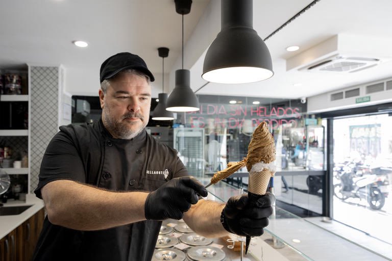 És l'enemic. Fins que tanqui