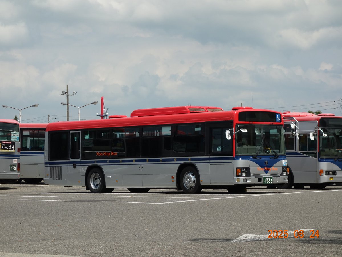 新潟200か1553(新潟交通観光バス京ケ瀬) H1547に引き続き導入された