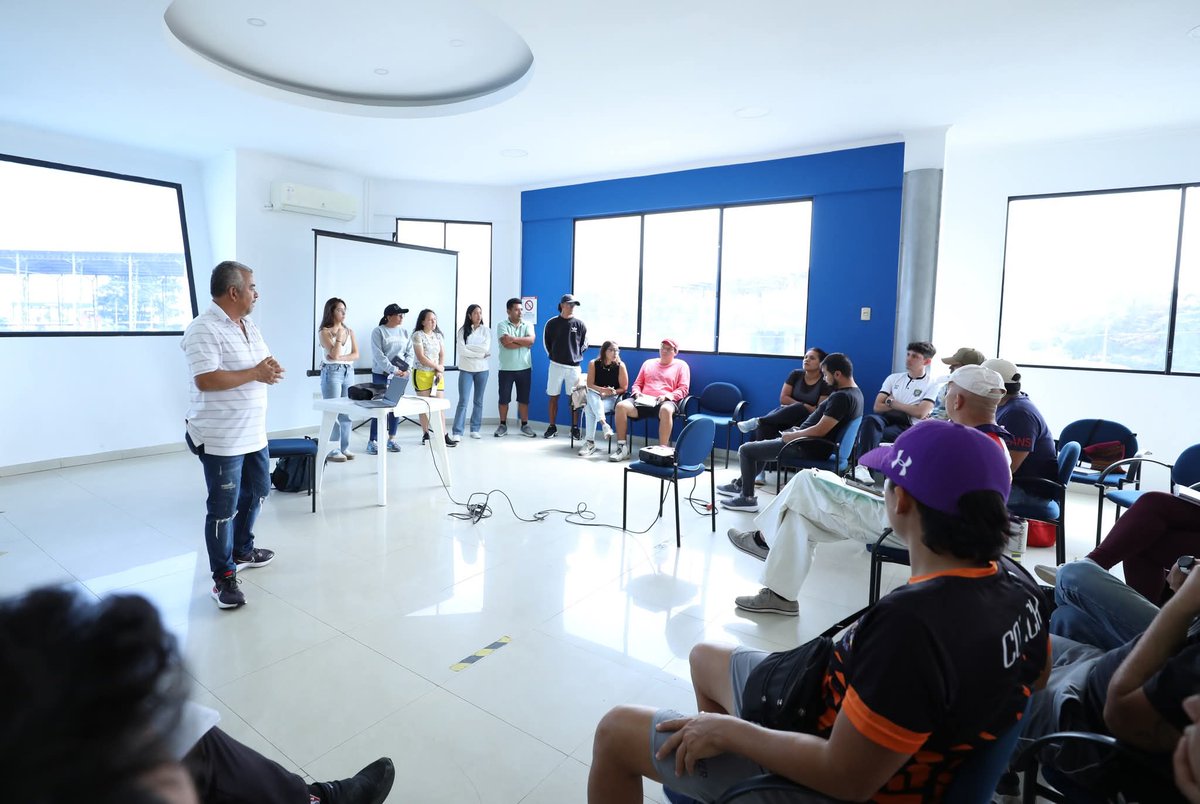Alejo16Uribe's tweet photo. Seguimos en la actualización de juzgamiento en Guayaquil. Warriorclubdepatinaje presente https://t.co/60cvvwrFoC