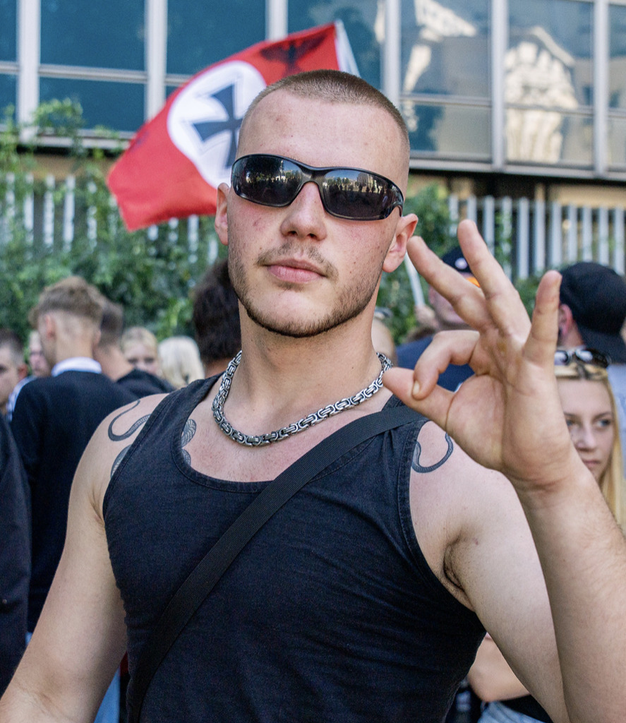 ¹⁴/₈₈ GasMasked Skin 🏴󠁧󠁢󠁥󠁮󠁧󠁿 tweet media