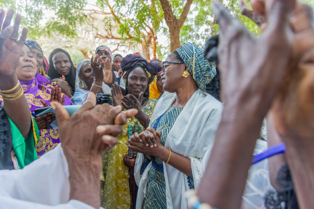 Et si les solutions pour #Tahoua étaient déjà là ? À Tabalak, les femmes les mettent en œuvre.
Pour l'accès à l'eau, la santé des enfants et la mobilisation des ressources, elles passent à l'action.
Leur engagement est un modèle à suivre.