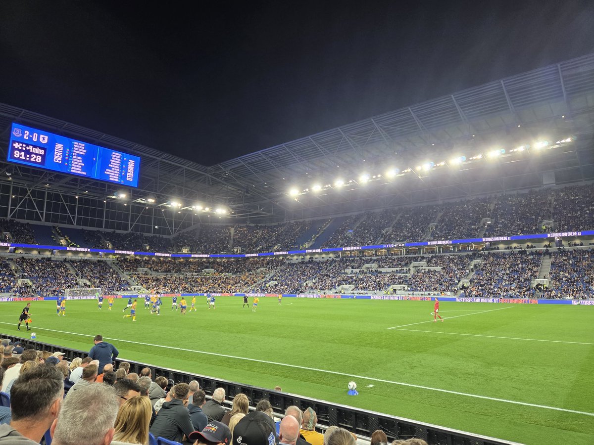 Under the lights. #EFC