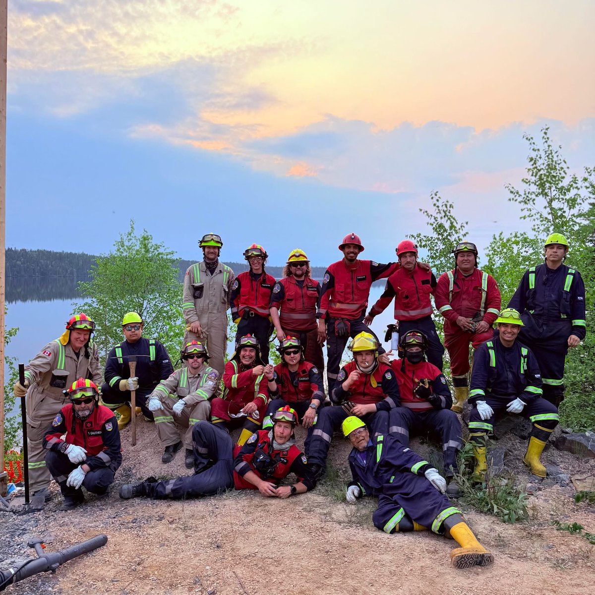 arcticfireteam's tweet photo. @TimHoustonNS Could someone from your office reach out to me? We can deploy 15 fire trucks, 1 SPU trailer and 50 firefighters from Alberta who have WUI experience. https://t.co/ArhoBMDpTP