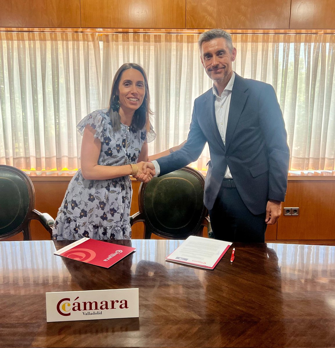 Francisco Javier González Rodriguez (@pacogonzalezdat) on Twitter photo Este acuerdo con la <a href="/cam_valladolid/">Cámara de Valladolid</a> no sólo es un convenio, es una declaración de intenciones. Una manera de decir, seguimos avanzado juntos.
Porque todo lo que viene sera aun mejor si lo vivimos con la ciudad de Valladolid y su Provincia, a nuestro lado.
#SomosValladolid Este acuerdo con la <a href="/cam_valladolid/">Cámara de Valladolid</a> no sólo es un convenio, es una declaración de intenciones. Una manera de decir, seguimos avanzado juntos.
Porque todo lo que viene sera aun mejor si lo vivimos con la ciudad de Valladolid y su Provincia, a nuestro lado.
#SomosValladolid