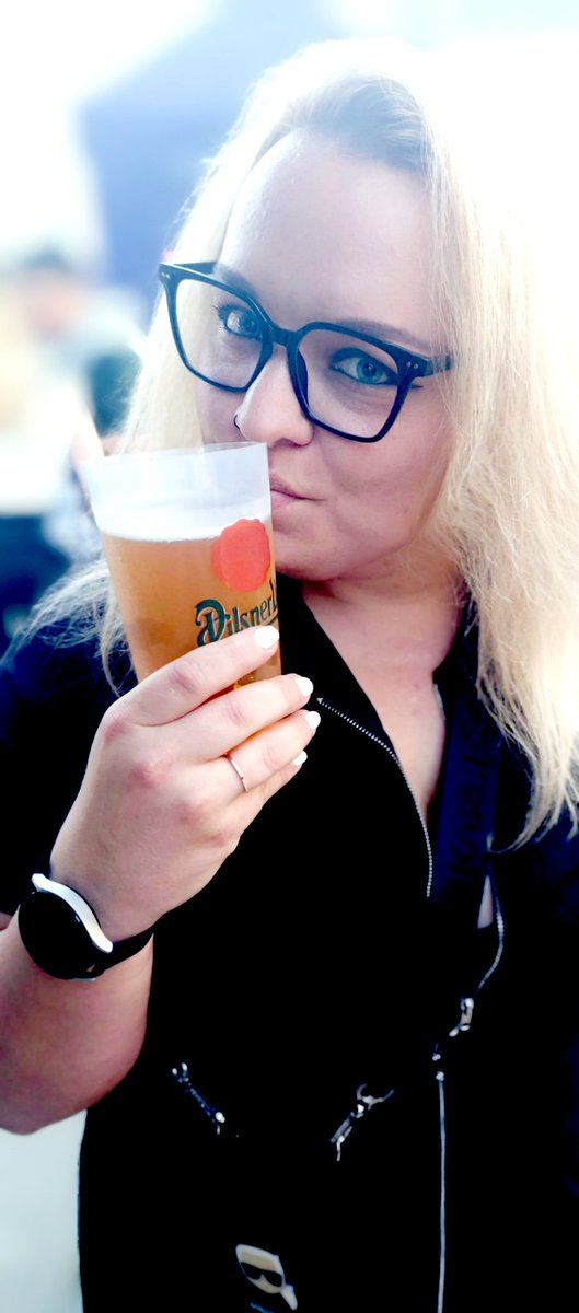 Já a pívo. Pívo a já 🍺🤷🏼‍♀️