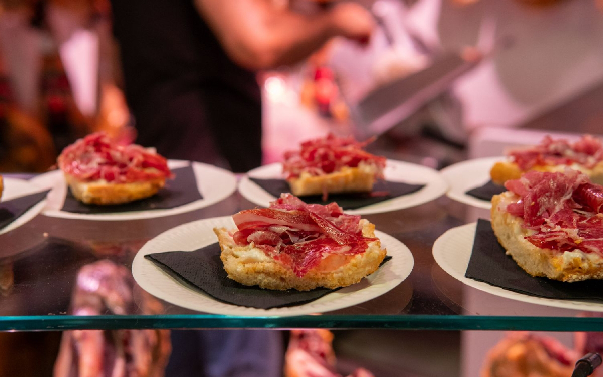🥘 El Tap'Antic de la Festa Major de Manresa 2025 en imatges

📸 Fotogaleria de <a href="/has_kerai/">Hasmukh Kerai</a> 
naciodigital.cat/manresa/societ…