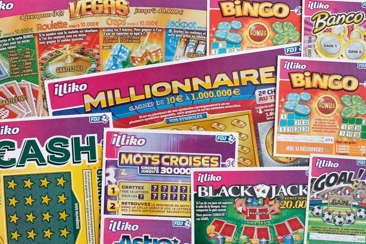 🇫🇷🎰 INSOLITE | Un employé de bureau de tabac a volé jusqu’à 126 000€ de jeux à gratter venant du bureau, à Pertuis. Problème : il n’a rien gagné, ou presque, ses gains se compteraient en broutilles. Il a été arrêté et sera jugé en 2026.