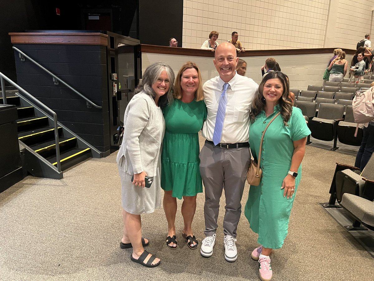 DarcyDcoute's tweet photo. @BuddyBerry we still
use Twitter! Thanks for a great morning- you got us crying, laughing and ready for year 20.
@Pereira_Martin_ @MrsFernando5th @Taunton_Schools https://t.co/1qoyWj6mNO