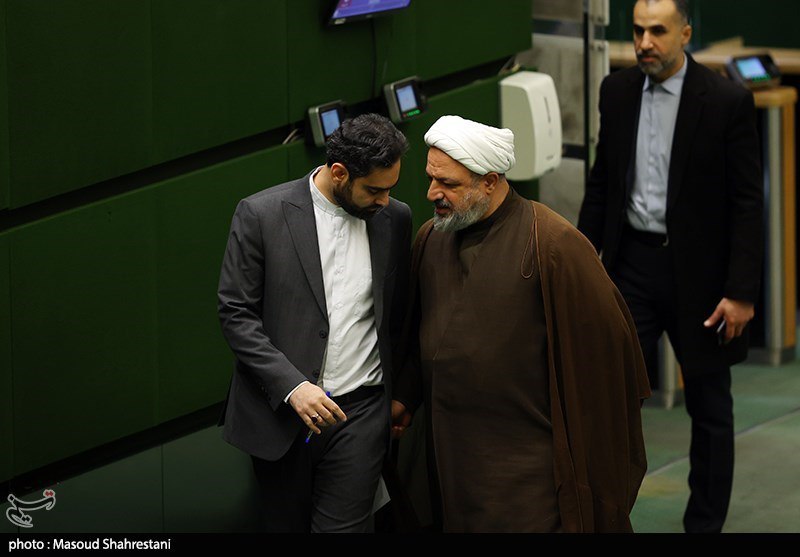 این دو انگار مسابقه منفور شدن گذاشتن، هر روز رکورد می‌زنن!