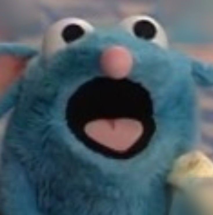 Tô tentando explicar pro Gabriel como é a situação do Jimin ter vazado no vídeo com essa namorada dele. Tá eu de um lado berrando fofocas e ele assim