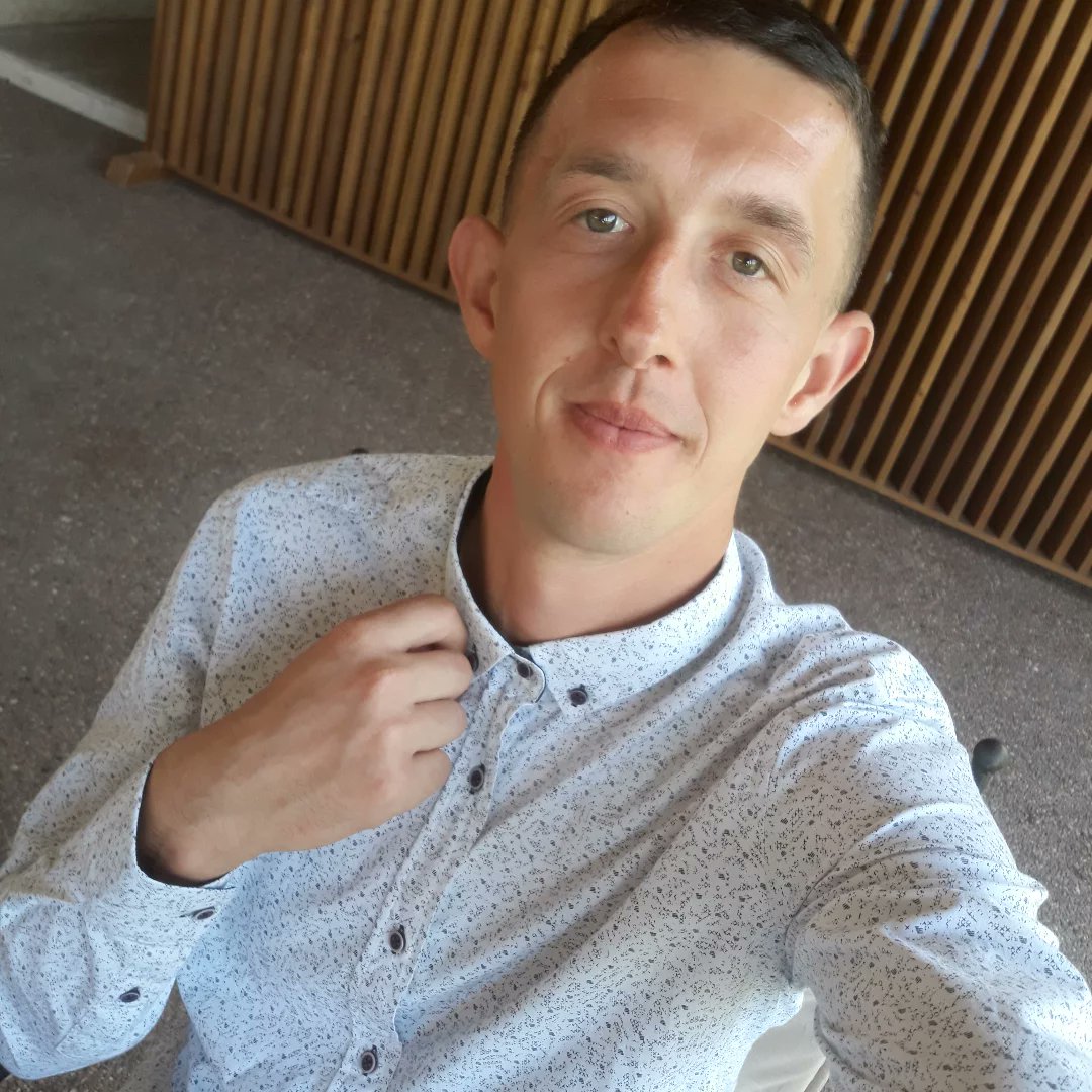 Znam čoveka, dobar k'o lebac. Pomozite da se nađe ili da se sazna nešto o njemu, molim vas!  Insta
<a href="/ftn_se_budi/">FTN SE BUDI</a>