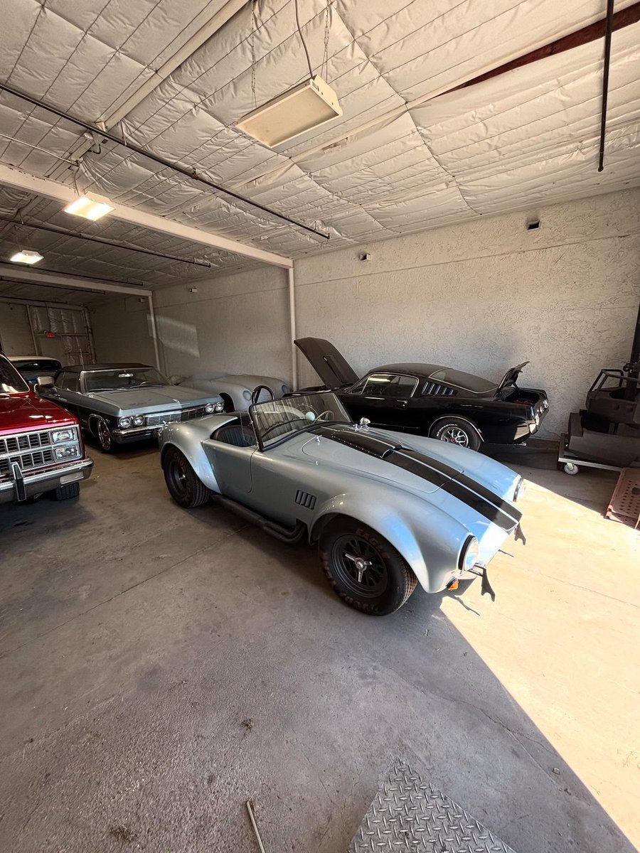 cobrakitcar's tweet photo. Weather is just good enough to take her home today.
#hurricanemotorsports #hurricanecobra #427cobra #kitcarmanufacturer #shelbyreplica #shelbycobra #shelbycobra427 #427shelbycobra #kitcar
#kitcars https://t.co/Oaxme5qjrU