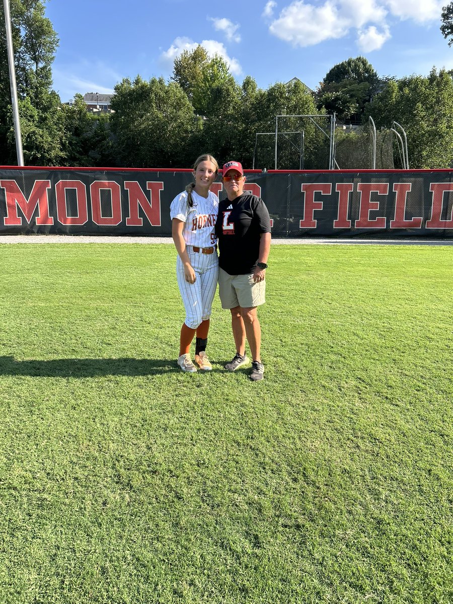 reaganhunt2026's tweet photo. I’m so excited to say that i’m going to be a Hornet! I’m so grateful for this opportunity and to see where it take me. @lynchburg_sb @ladyhornetsdoss https://t.co/nZrogdbxQd