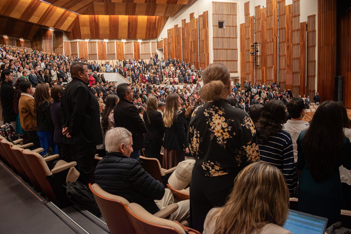 🎓👨‍🎓🧑‍🎓Felicitaciones a los 50 graduandas y graduandos, que la vida los lleve lejos, pero siempre con propósito.

Vivan los estudiantes, vivan los egresados de la Universidad Nacional de Colombia. 🎉