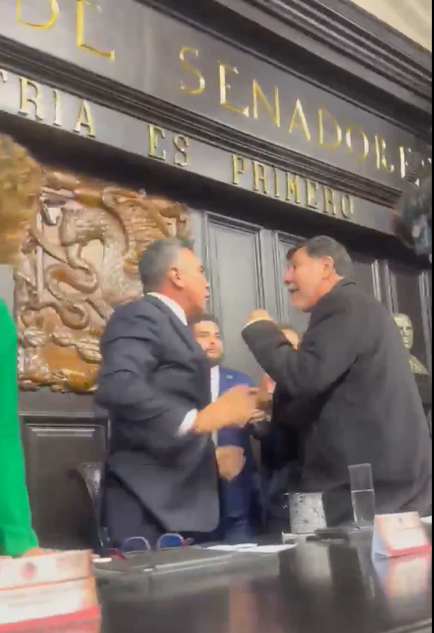 ferferlan's tweet image. Noroña Vs Alito para la próxima Supernova.