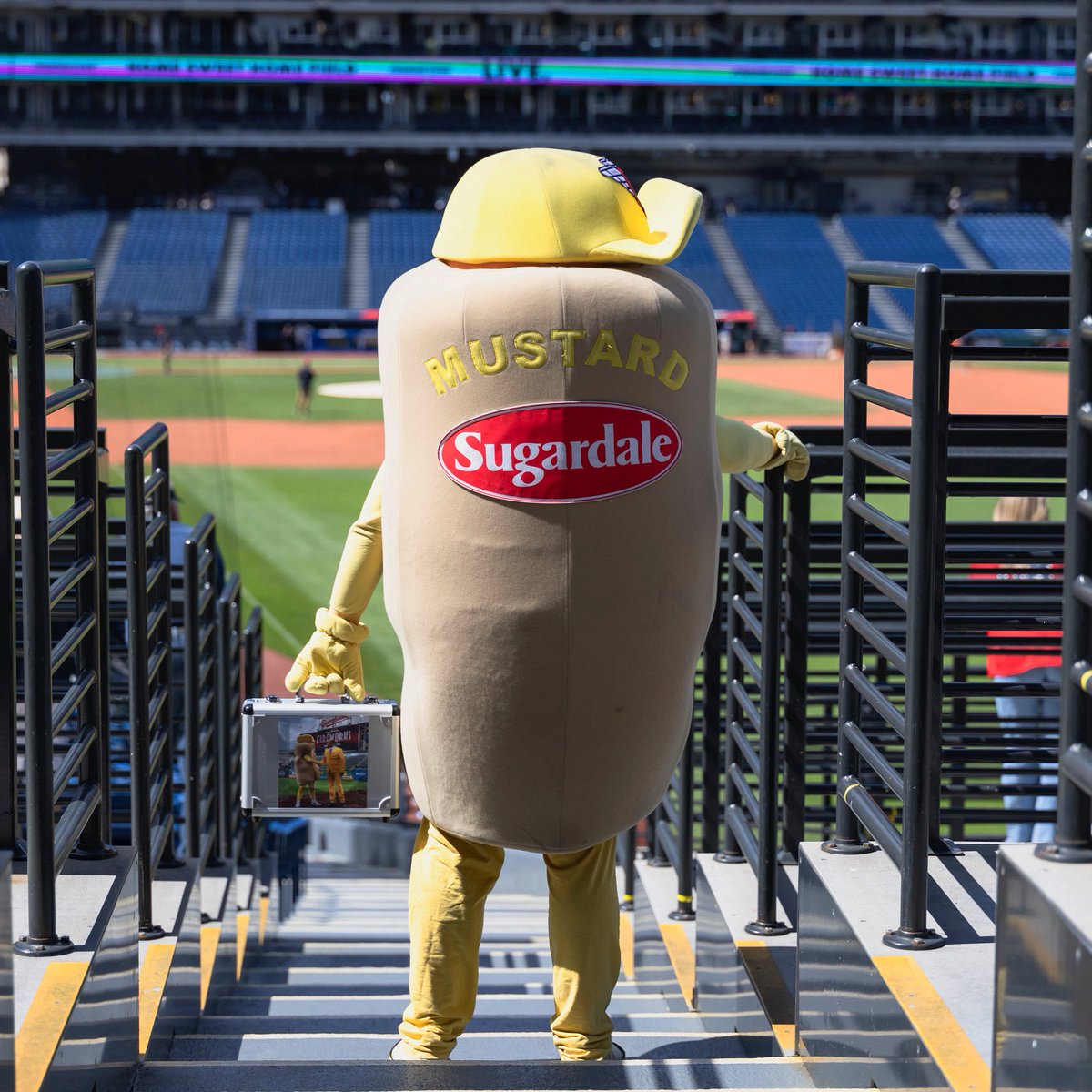 Guardians Hot Dogs tweet media
