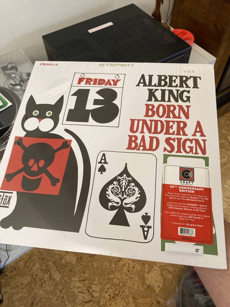 EastVanPhilly1's tweet photo. An anniversary gift from the wife. 🥰 Released 58 years ago in August. (We’ve got a bit of a way to go before we get there. 😂). One of the greatest blues albums of all time.
#AlbertKing #BornUnderABadSign #vinylrecords #vinylcollection #music #blues https://t.co/9SqbFhyVdZ