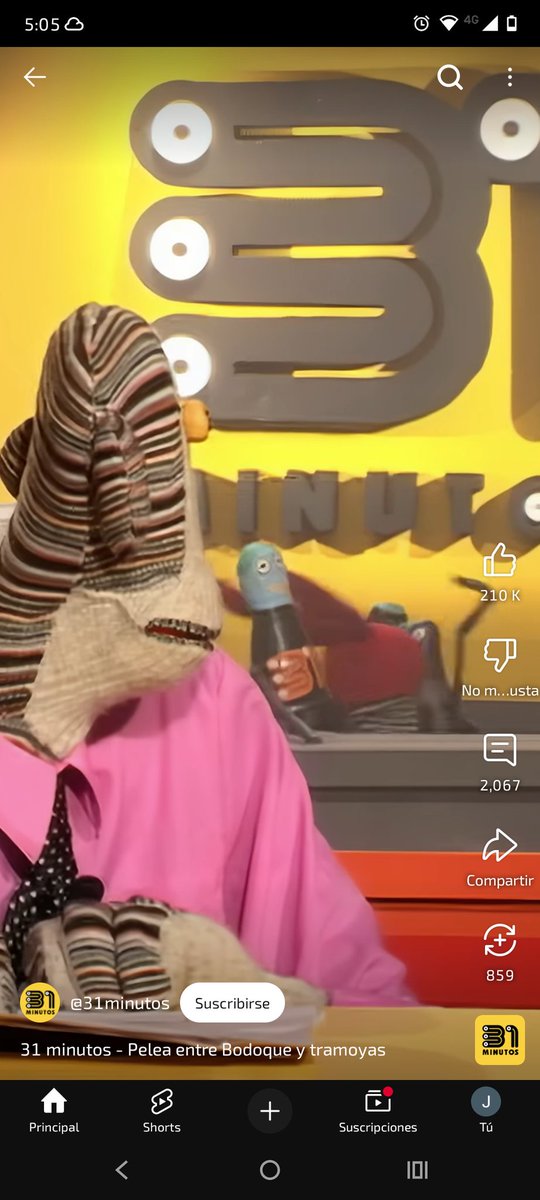 Solo puedo pensar en 31 minutos cuando pelean en el fondo