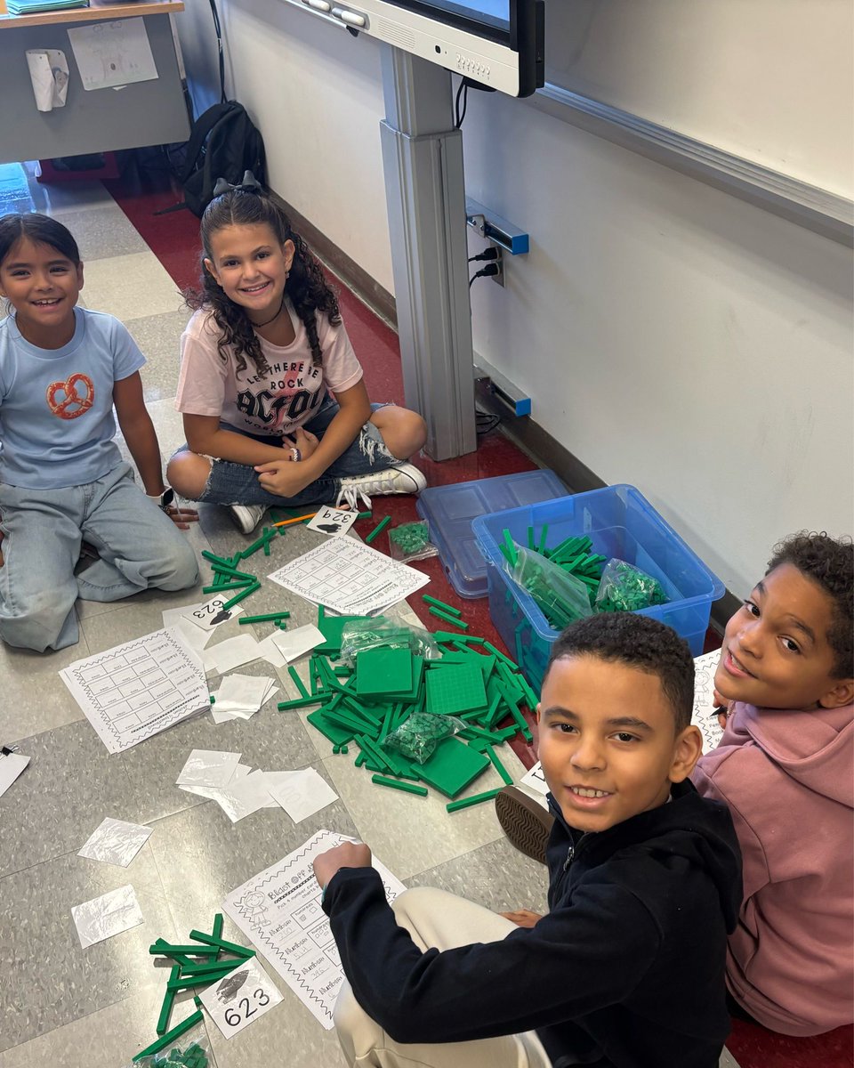 WcsdZephyr's tweet image. Whitehall Wednesday! Our BEEZ had an amazing  first day of class switching and meeting new partner teachers.  They’ve done an amazing job mastering new routines and are already deep into centers and collaborative learning. Proud of the progress so far! #WeAreZephyrs #ZephyrTough