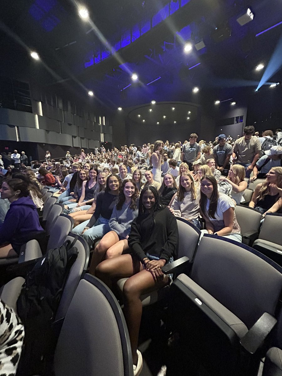 Happy first day of class from all our Eagles!

#AVODAH