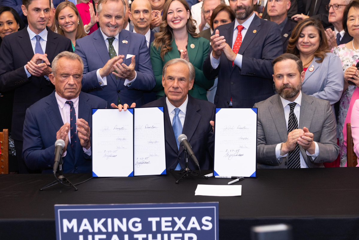 Caroline Harris Davila State Representative (@carolinefortx) on Twitter photo Promise made, promise kept. After hearing from constituents, <a href="/SenBryanHughes/">Senator Bryan Hughes</a> and I passed legislation removing harmful additives from school lunches. In addition and thanks to the leadership of <a href="/LoisKolkhorst/">Senator Lois Kolkhorst</a> , <a href="/LaceyHullTx/">Lacey Hull</a> ,<a href="/StanGerdesforTX/">Stan Gerdes</a> , and <a href="/mayes_middleton/">Mayes Middleton</a>, landmark bills Promise made, promise kept. After hearing from constituents, <a href="/SenBryanHughes/">Senator Bryan Hughes</a> and I passed legislation removing harmful additives from school lunches. In addition and thanks to the leadership of <a href="/LoisKolkhorst/">Senator Lois Kolkhorst</a> , <a href="/LaceyHullTx/">Lacey Hull</a> ,<a href="/StanGerdesforTX/">Stan Gerdes</a> , and <a href="/mayes_middleton/">Mayes Middleton</a>, landmark bills