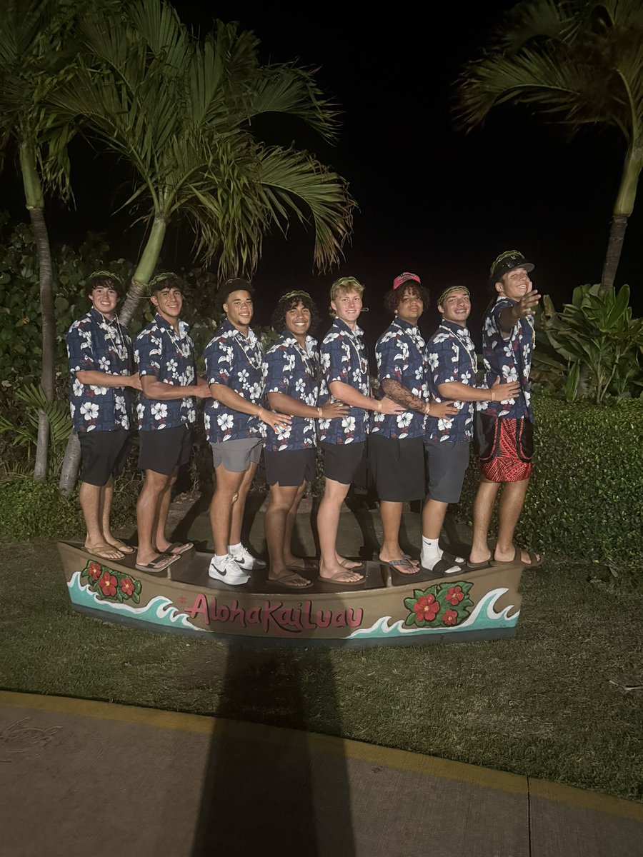 Hawaii was unforgettable 🌴 Blessed to share the experience with my brothers and battle it out against Kapolei. Nothing like the fight for the win with this squad! 🏈🤙🏽
<a href="/LosAlFootball/">Los Al Football</a> 
<a href="/OC_Recruits/">OCRecruits</a> 
<a href="/RepMax_io/">RepMax.io</a>