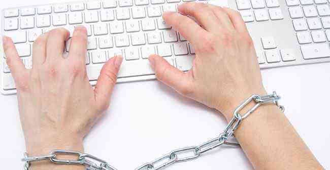 Muğla’da Büyük Skandal! Sosyal Medyada Gazi Mustafa Kemal Atatürk’e Hakaret Eden Seydikemer’deki Muhtar, Cumhuriyet Başsavcılığı Soruşturması Sonrası Emniyet Ekiplerince Gözaltına Alındı.